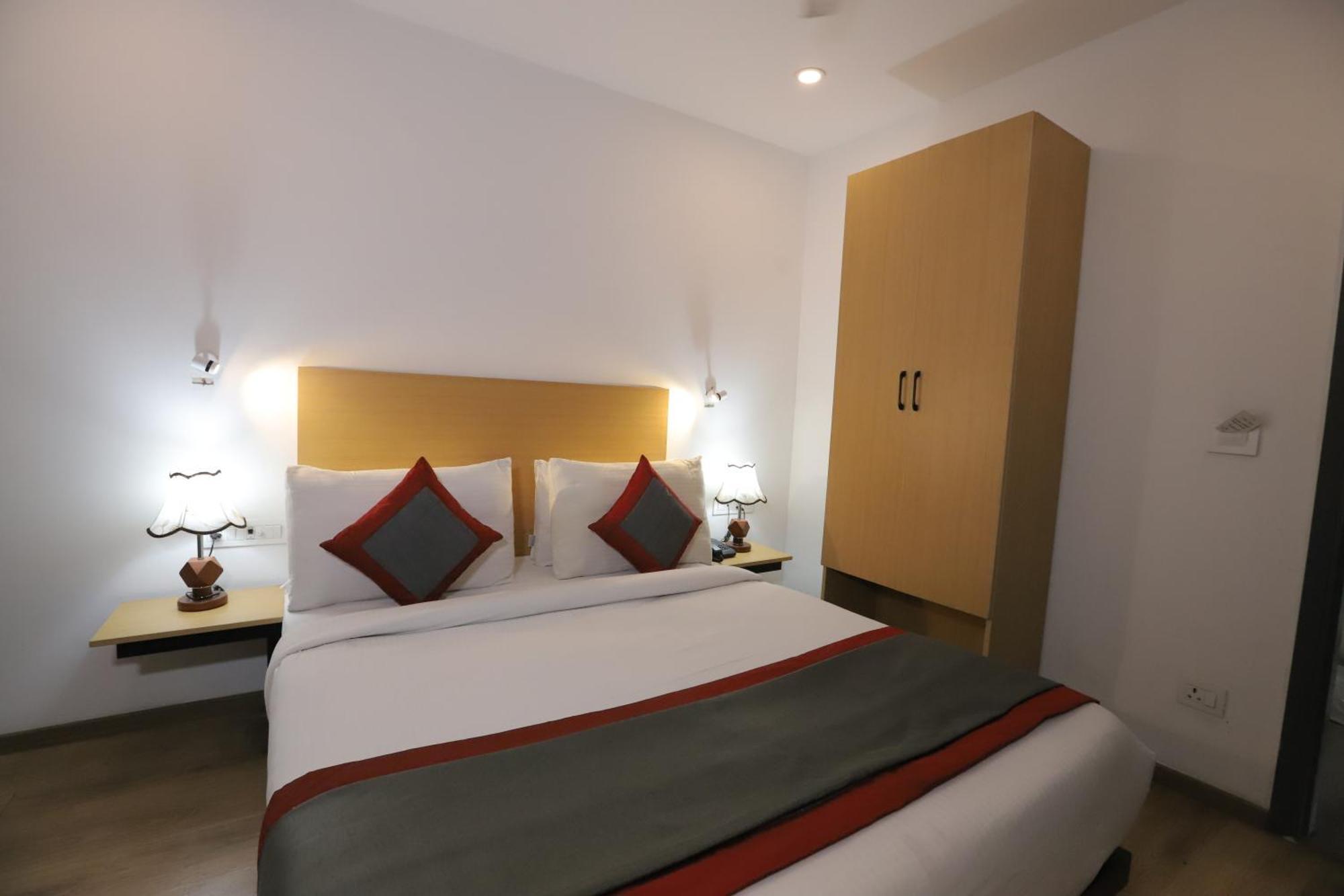 ניו דלהי Qotel Hotel Ip Residency East Delhi Preet Vihar מראה חיצוני תמונה