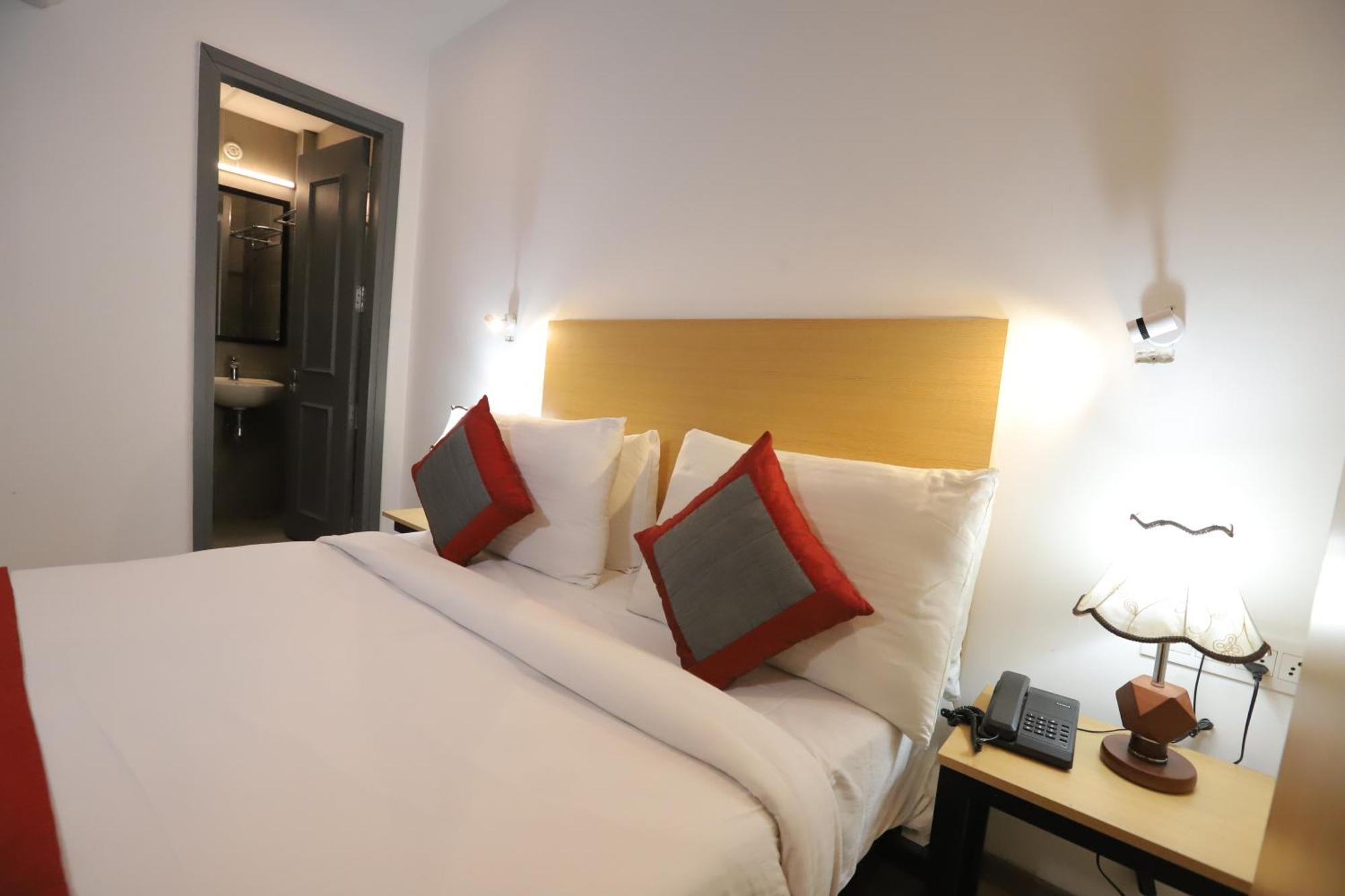 ניו דלהי Qotel Hotel Ip Residency East Delhi Preet Vihar מראה חיצוני תמונה