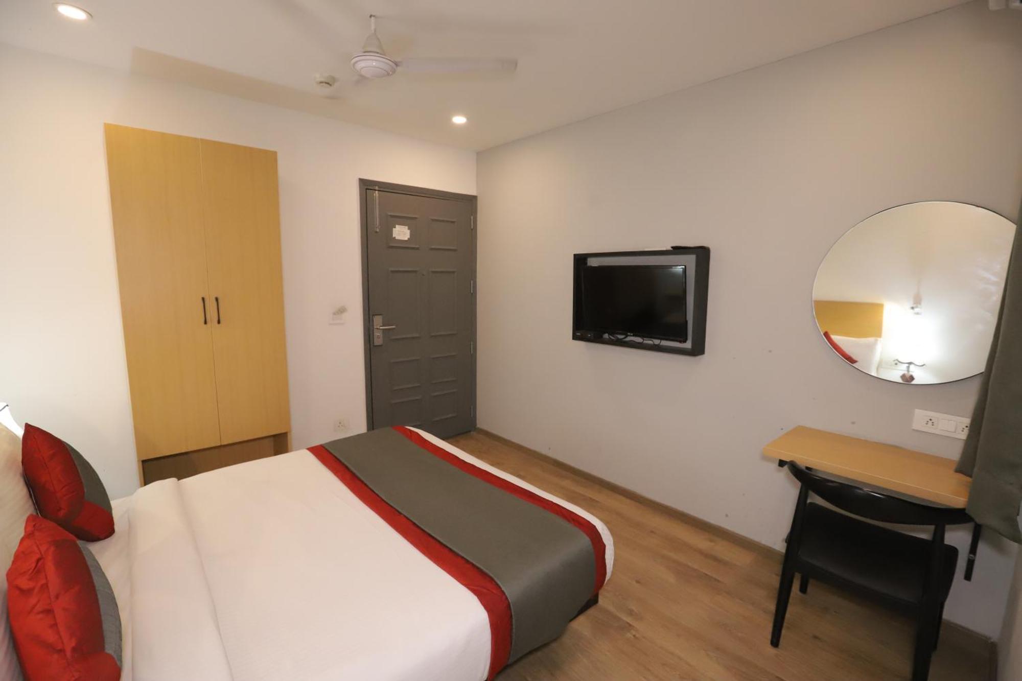 ניו דלהי Qotel Hotel Ip Residency East Delhi Preet Vihar מראה חיצוני תמונה